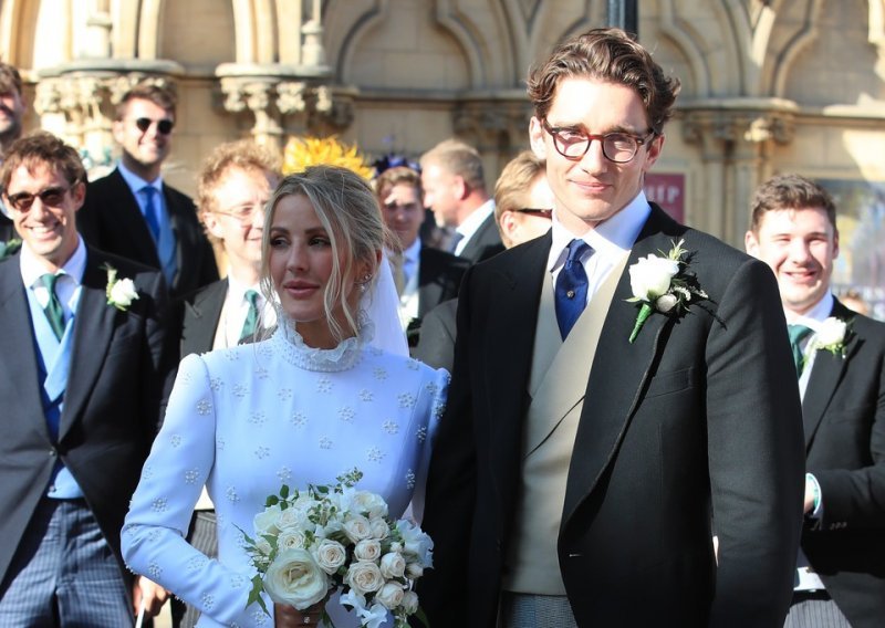Nakon glamuroznog vjenčanja britanska glazbenica stigla sa suprugom na medeni mjesec u Hrvatsku