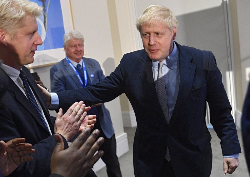 Bolan udarac za Borisa Johnsona: Nakon hrpe stranačkih kolega, leđa mu okrenuo i rođeni brat