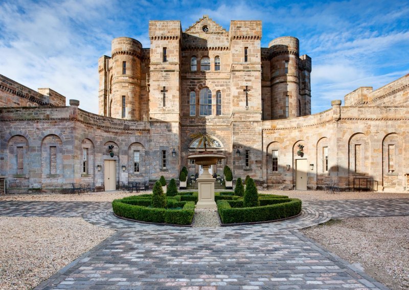 [FOTO] Dvorac Seton bio je omiljeno odmaralište škotske kraljice Marije I, a sada ga je moguće kupiti za vrtoglavih 65 milijuna kuna