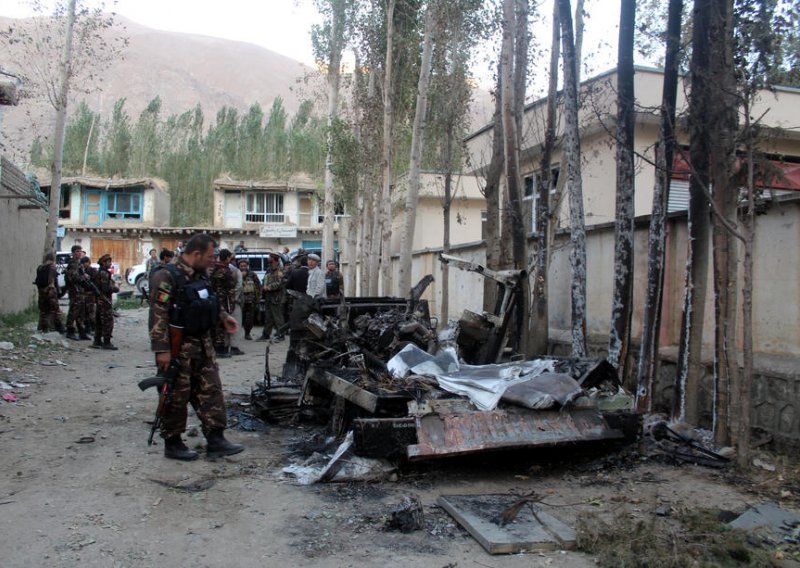 Najmanje 20 mrtvih u eksploziji kamiona bombe u južnom Afganistanu