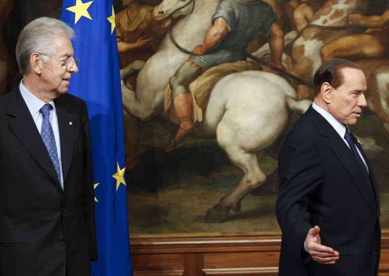Berlusconi: Monti može ostati do 2013.