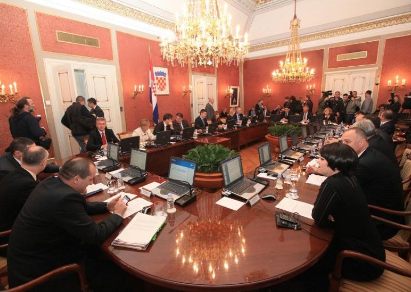 Ministri objašnjavaju sjednicu Vlade od 11 minuta