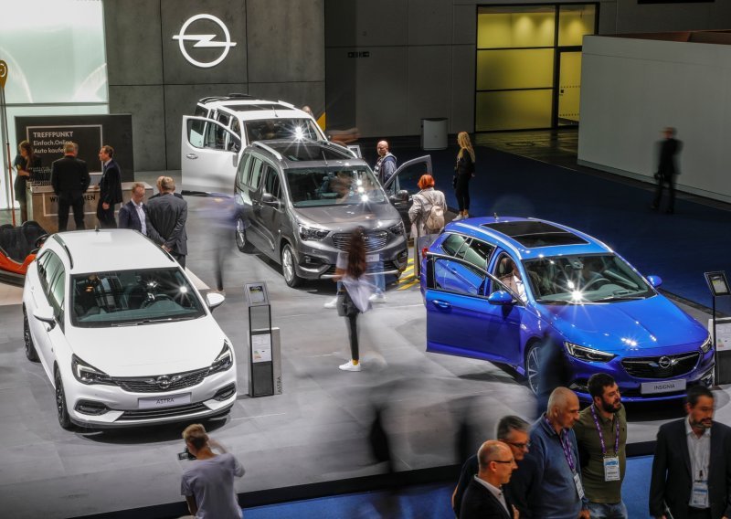 Tri svjetske premijere Opela u Frankfurtu: Corsa, Astra i Grandland X Hybrid4 s različitim vrstama pogona