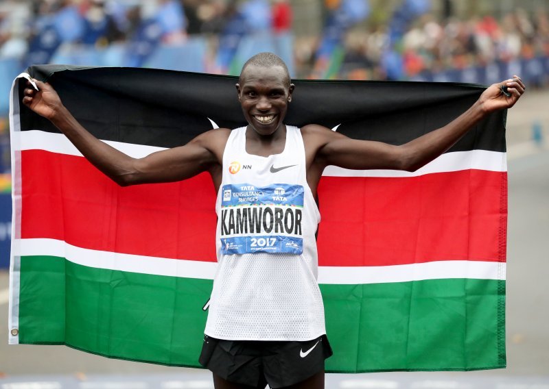Atletika dobila novi svjetski rekord; čudesni Kenijac zadnjih 11 kilometara trčao je sam i po kiši