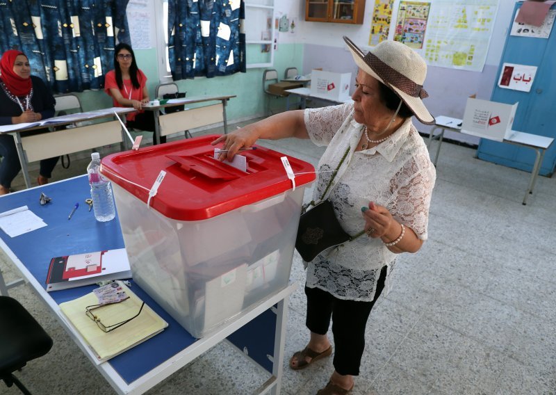 Predsjednički izbori u Tunisu: Prema anketama vode Saïed i Karui