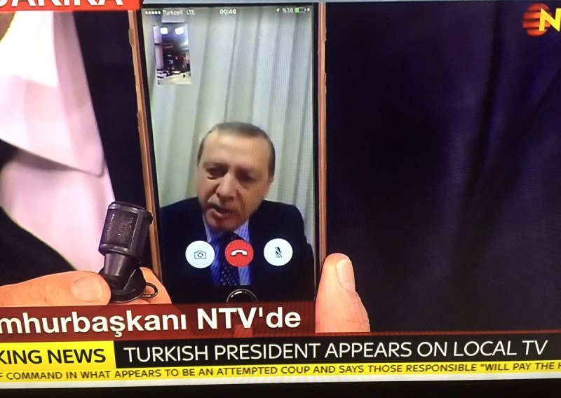 Erdogan pozvao ljude na ulicu preko Facetimea