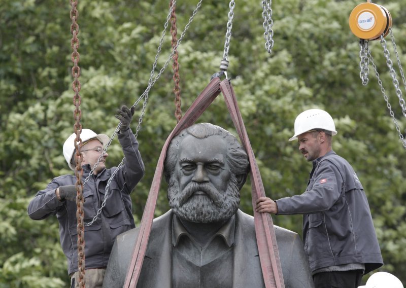 Marx - salonski revolucionar, obiteljski čovjek i preljubnik