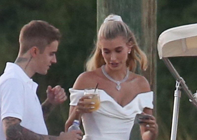 Nakon tajnog vjenčanja došlo je vrijeme i za glamuroznu proslavu: Justin Bieber i Hailey Baldwin ponovno izrekli zavjete