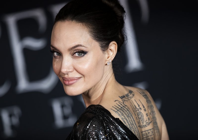 Angelina Jolie progovorila o krahu braka s Bradom Pittom: 'Osjećala sam duboku i istinsku tugu, bila sam povrijeđena'