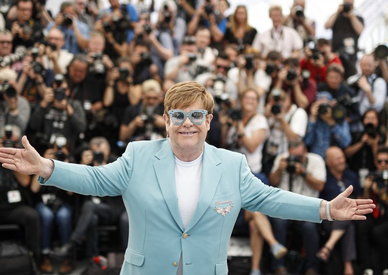 Elton John otkrio nepoznate detalje o svojoj borbi s bolešću: '24 sata me dijelilo od smrti'
