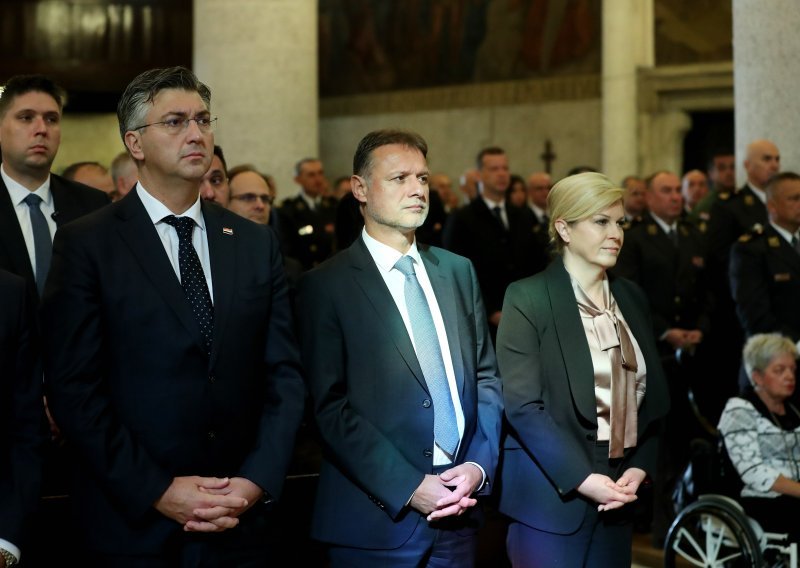 Grabar Kitarović: Dan neovisnosti treba biti spomendan, a Dan sjećanja na žrtvu Vukovara državni blagdan