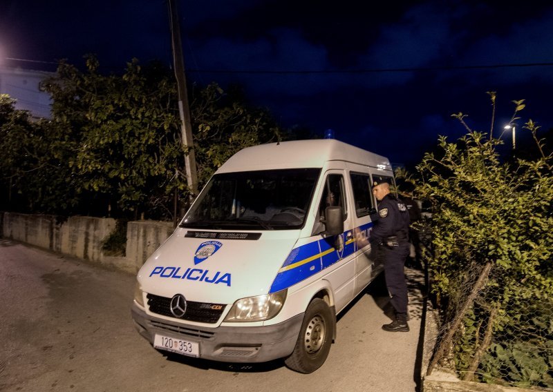 Migranti u busu od Sinja prema Splitu, policiji sumnjivce prijavili putnici
