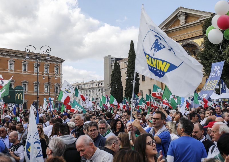 Salvini predvodi veliki protuvladin skup u Rimu, očekuje više od 100 tisuća ljudi