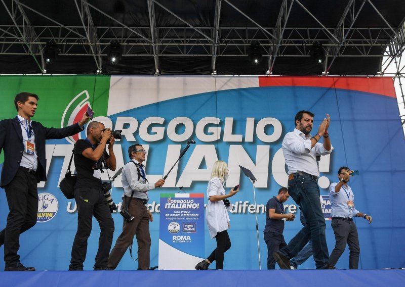 Salvini organizirao veliki skup u Rimu i euforično poručio: Promijenit ćemo povijest ove zemlje