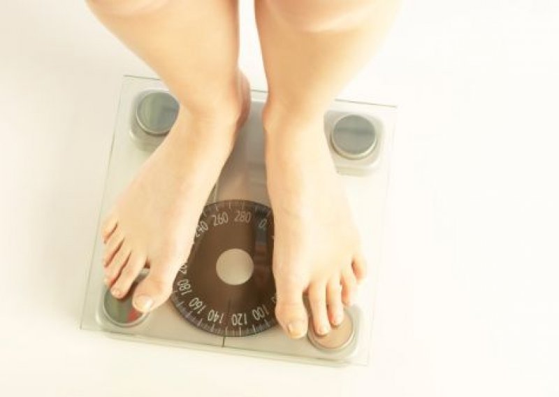 Za skidanje blagdanskih kilograma treba tri mjeseca