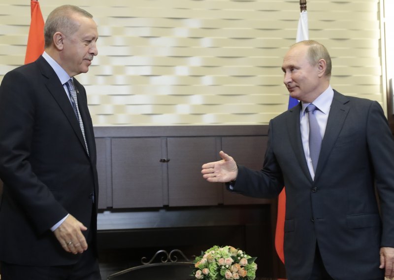 Erdogan uoči sastanka s Putinom: Regija prolazi kroz 'ključne dane'