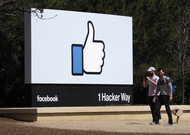 Facebook pristao platiti kaznu zbog Cambridge Analytice, ali ne priznaje odgovornost