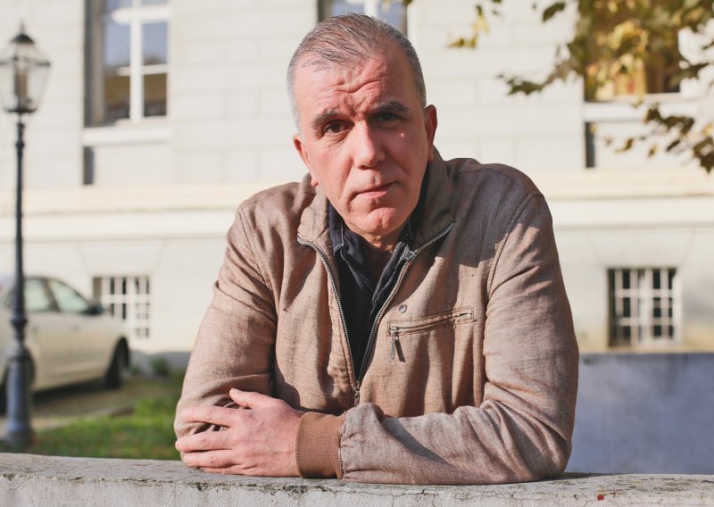 Američki kritičari puni pohvala za 'Područje bez signala' Roberta Perišića: Roman o eri bankrota ideja koji dobacuje puno dalje od granica Balkana