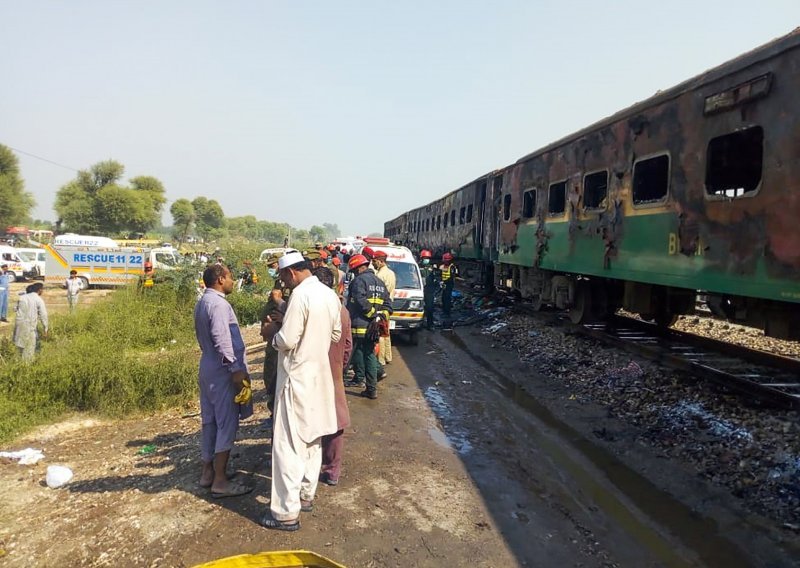 Broj mrtvih u požaru pakistanskog vlaka porastao na 73