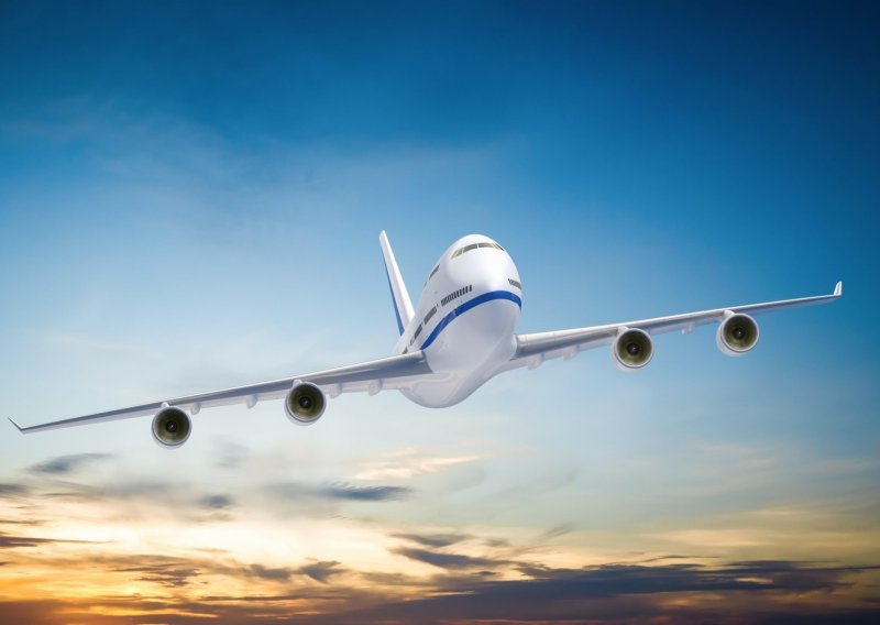 Desecima Boeingovih aviona u svijetu zabranjeno letjeti zbog pukotina