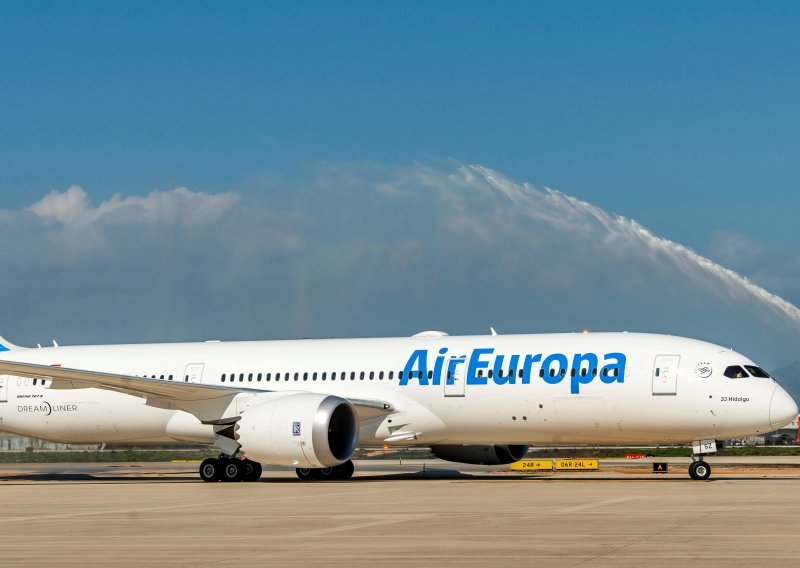 Vlasnik British Airwaysa za milijardu eura u gotovini kupuje Air Europu