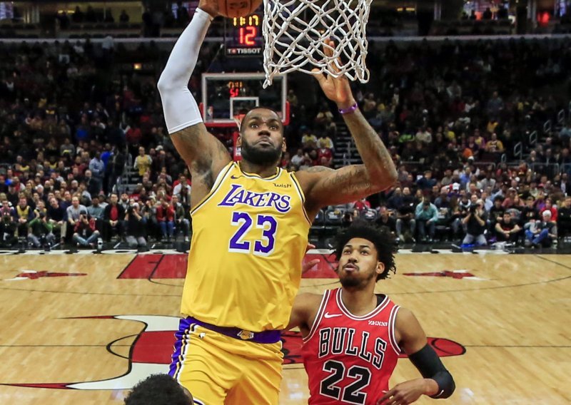 LeBron James postavio nevjerojatan rekord u pobjedi Lakersa; Hornetsima drama protiv Pacersa