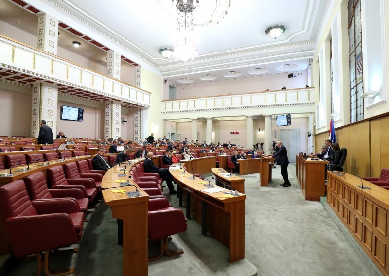 Nakon punih 13 sati završila saborska rasprava o proračunu za 2020.