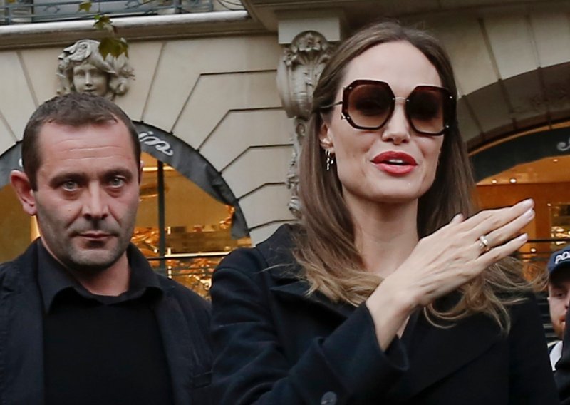 Angelina Jolie ne može oprostiti Bradu Pittu jer je njoj i djeci život okrenuo naglavačke