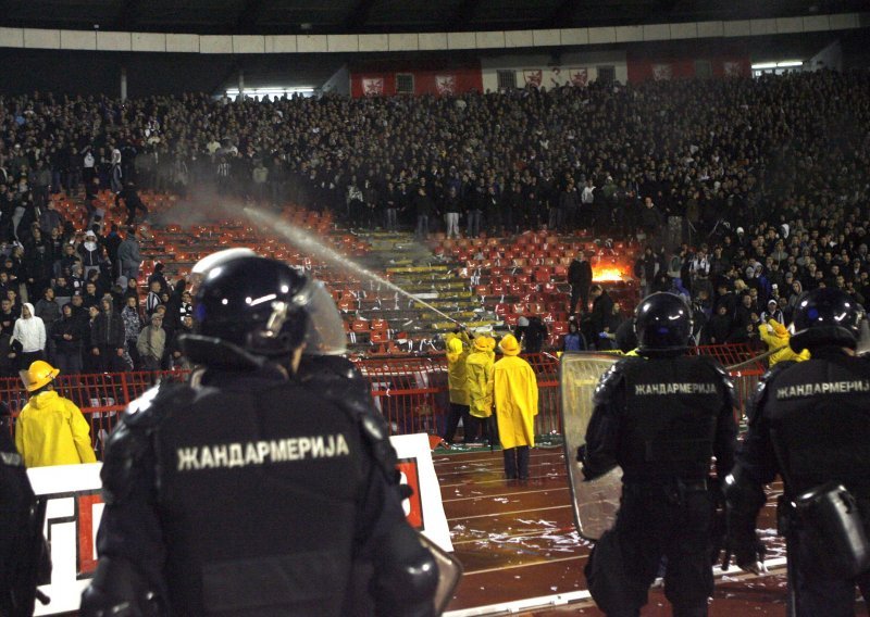 Beograd u strahu: Sprema se konačni obračun huligana
