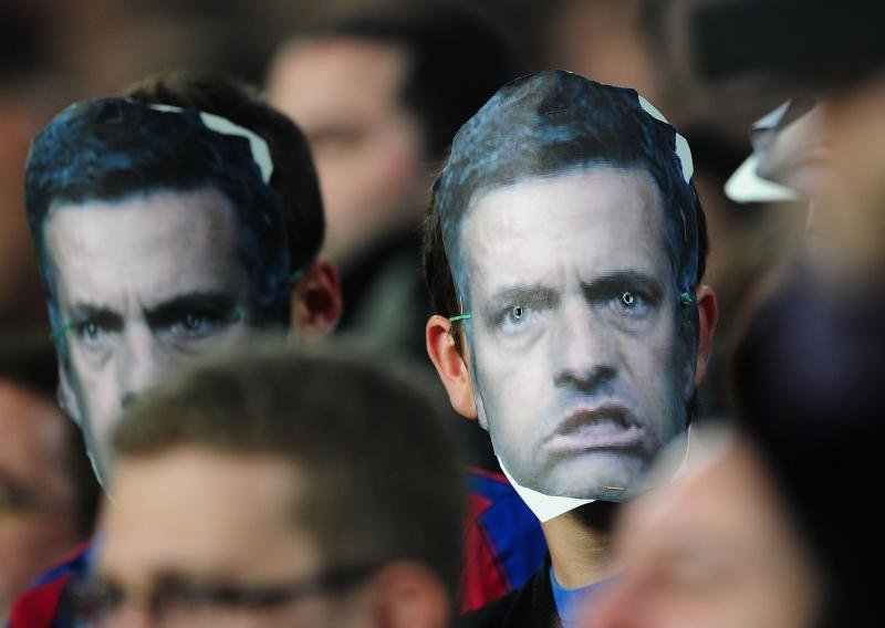 Barcini navijači s maskama Mourinha