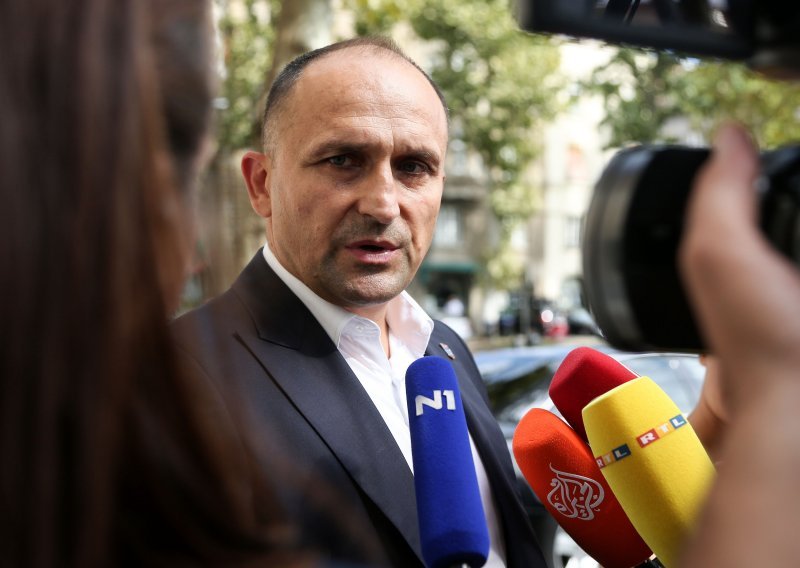 Anušić otkrio detalje kampanje Grabar-Kitarović, zadnji predizborni skup će imati u Vukovaru