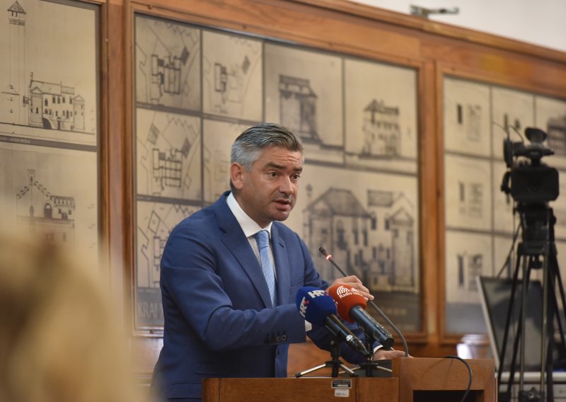 Gradonačelnik Miletić osudio vandalsko uništavanje imovine i okoliša škole Veli Vrh