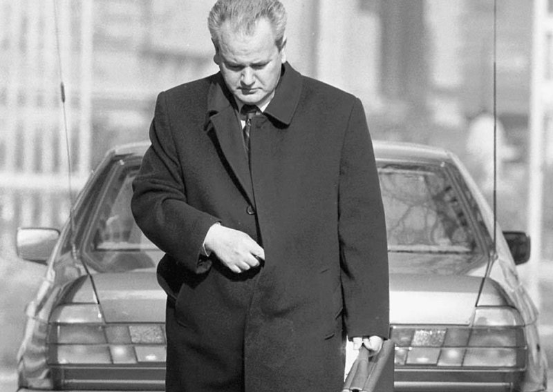 Deset godina od Miloševićevog pada