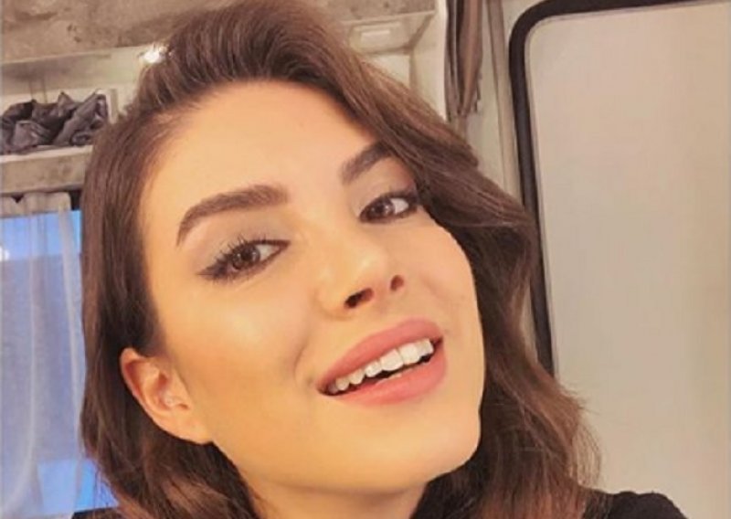 Lijepa turska zvijezda opet iznenadila obožavatelje novim 'lookom'