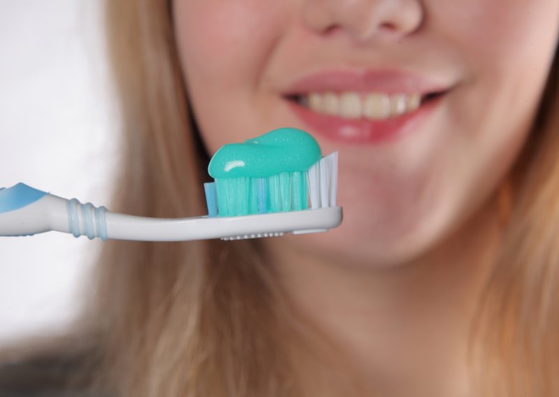 Devet briljantnih načina za upotrebu paste za zube