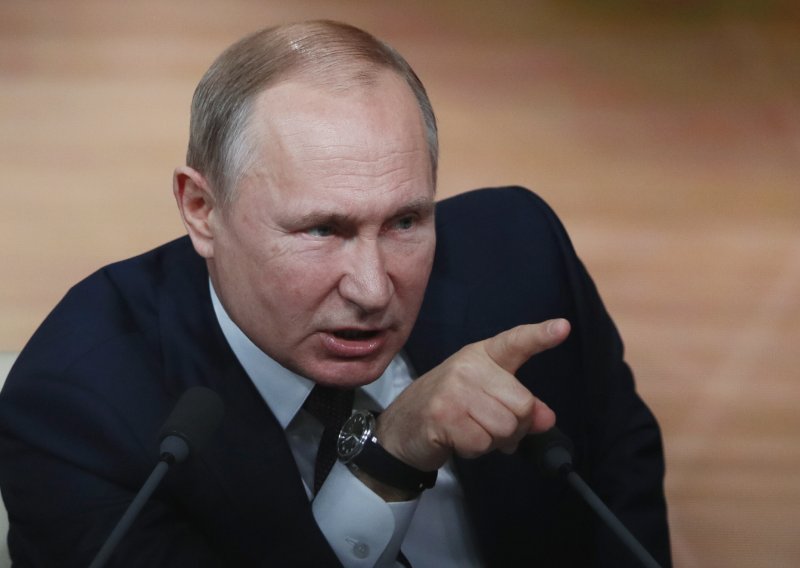 Putin neće tako lako s vlasti, otvoren je za izmjene ustava koje se tiču ograničenja predsjedničkog mandata