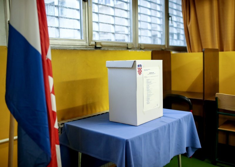 Zaključen popis: U drugom izbornom krugu 3.860.095 birača