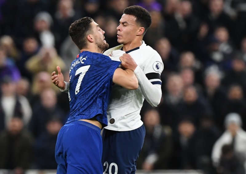 [VIDEO] Pogledajte kako je Mateo Kovačić nasrnuo na zvijezdu Tottenhama uz bujicu psovki; zamalo je nastao totalni kaos