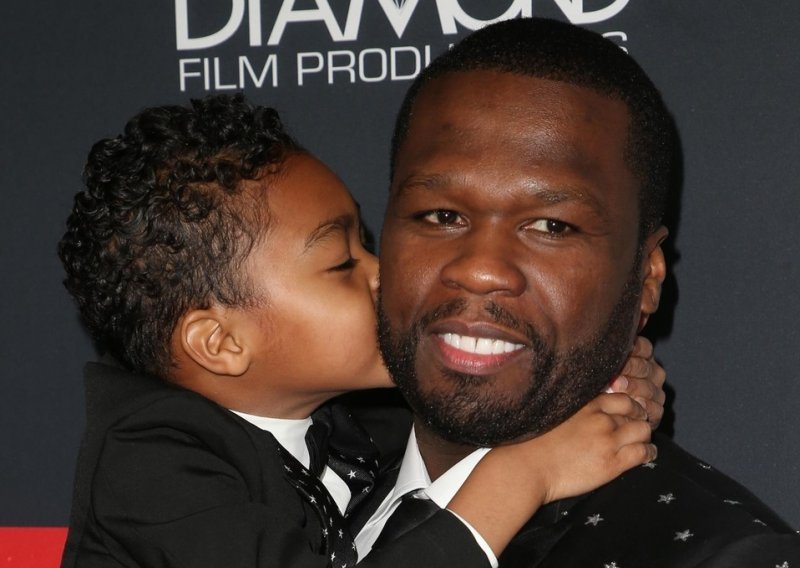 [FOTO/VIDEO] 'Hvala tatice, ovo je najbolji Božić ikad!'; 50 Cent iskeširao gotovo 700 tisuća kuna i sinu poklonio trgovinu igračkama