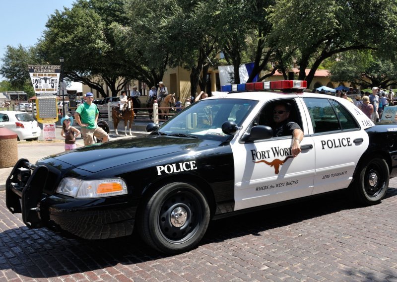 Najmanje dvoje mrtvih u pucnjavi u crkvi u Texasu