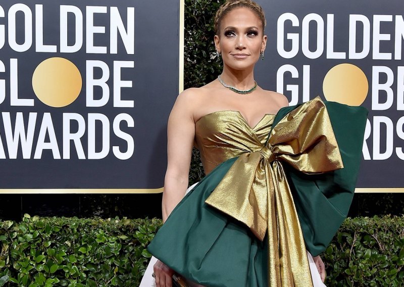 Jennifer Lopez doživjela je potpuni modni neuspjeh na dodjeli Zlatnih globusa