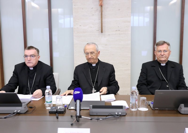 Predsjednik Hrvatske biskupske konferencije čestitao Milanoviću na pobjedi