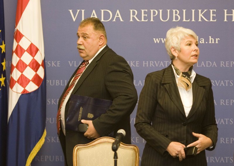 Vlada ni u krizi ne smanjuje pomoć BiH
