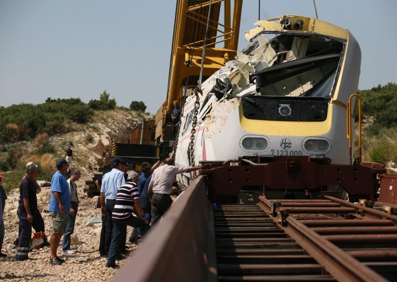 Five people go on trial in Split for 2009 rail accident