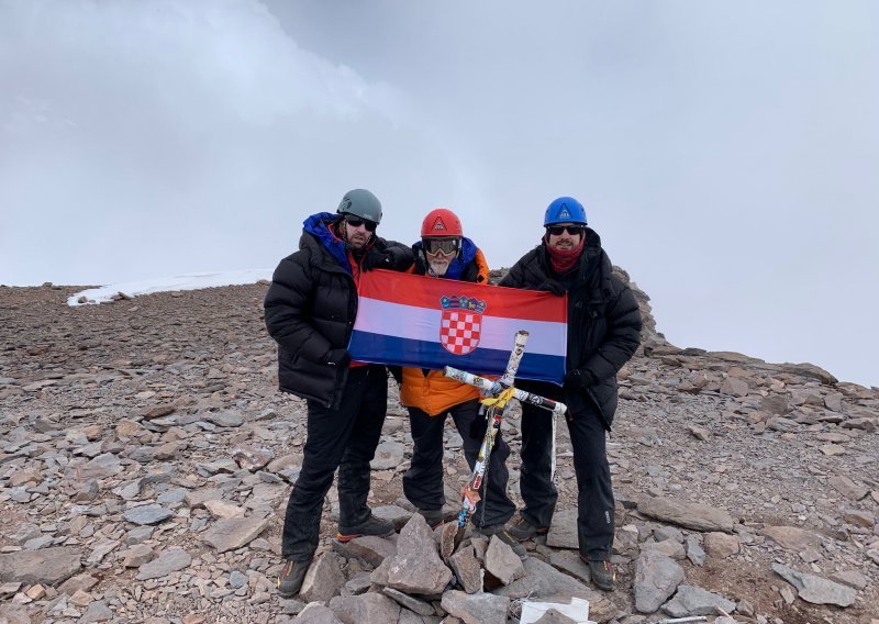 Trojica članova planinarskog društva KBC Maksimir osvojili najviši vrh Južne Amerike
