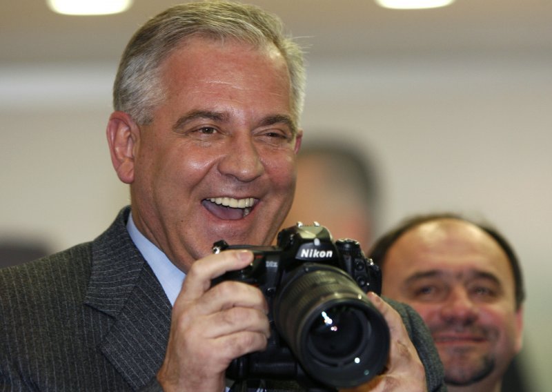 Josipovic, Kosor comment on ex PM Sanader's return to Croatia