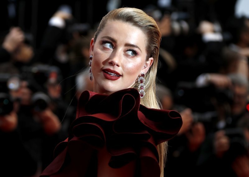 Nakon razvoda od Johnnyja Deppa Amber Heard ponovno ljubi: Osmijeh na lice vratila joj je djevojka po imenu Bianca