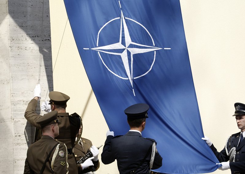 Predlaže se imenovanje sjedišta NATO-a po Johnu McCainu