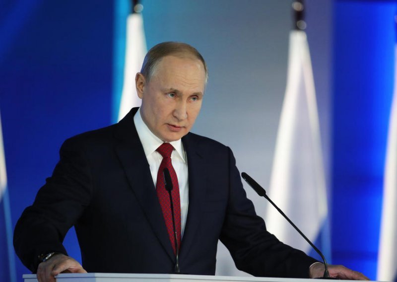 Putin rekao da ne traži promjenu Ustava radi ostanka na vlasti