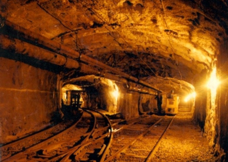 Crnogorski rudari odbijaju izaći iz opasne jame